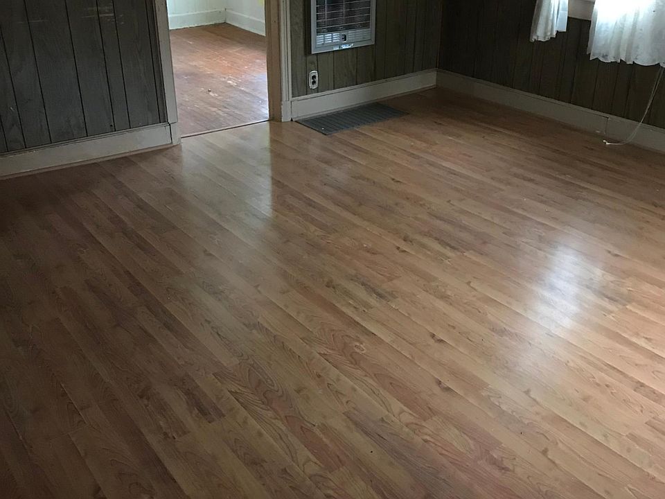 2nd image of 455 Oak Glen Cir