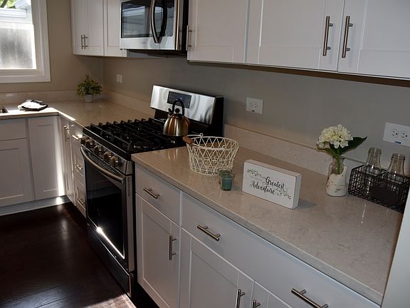 2nd image of 180 Oakwood Dr