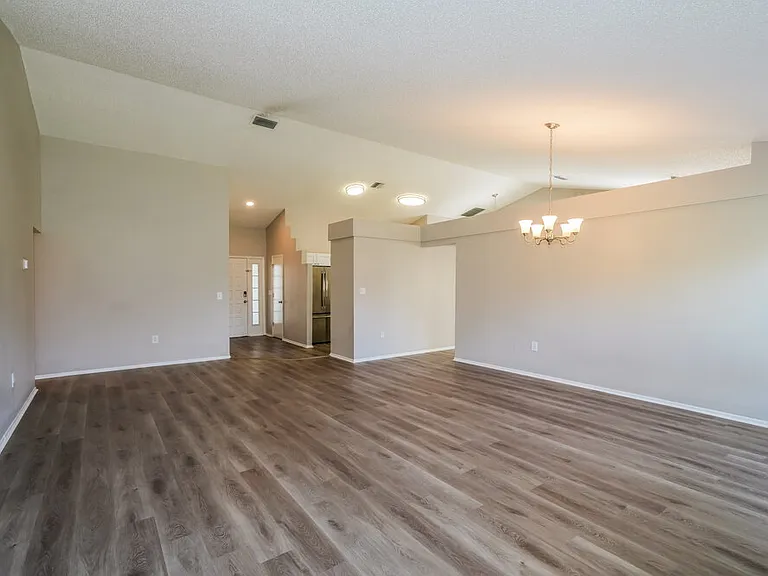 1434 Lakehurst Way — Photo 4