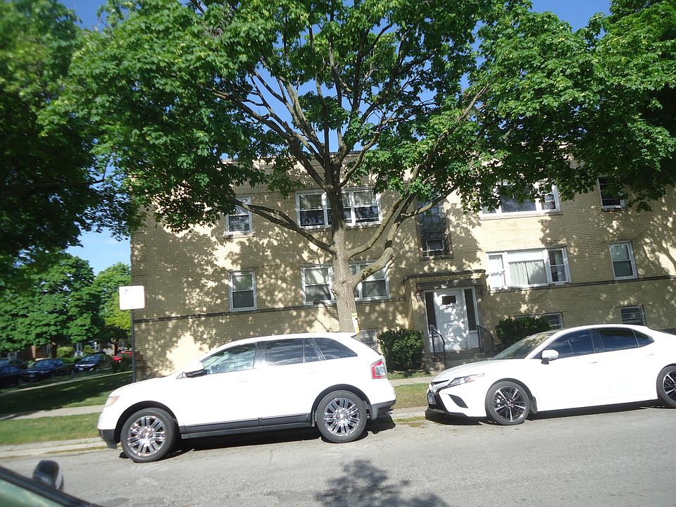 1st image of 5340 N Rockwell St #2
