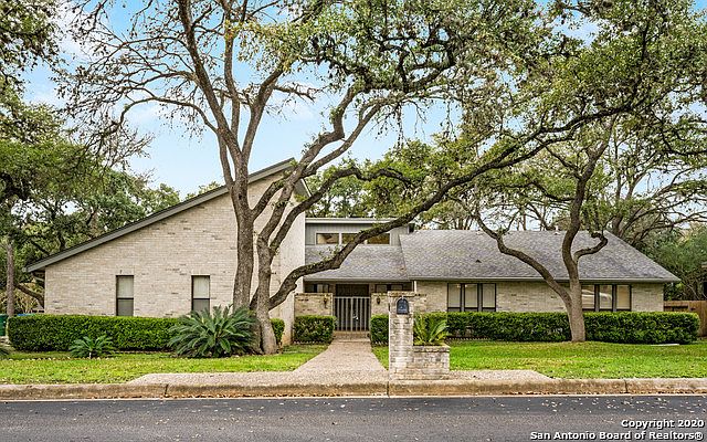 1st image of 402 Country Wood Dr