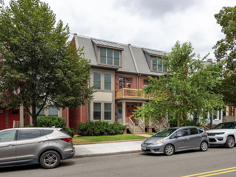 2620-2626 W Grace St — Photo 3