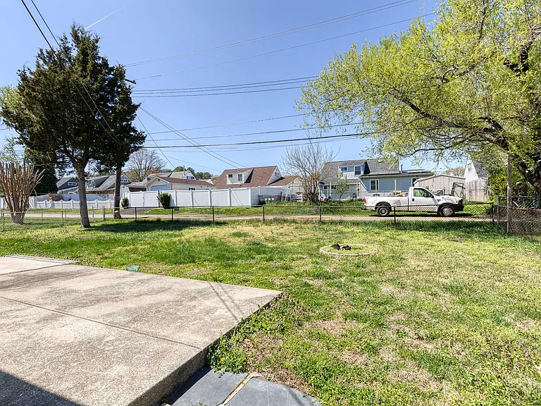 142 Alview Ter — Photo 11