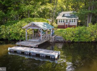 145 E Island Ln, Lake Ariel, PA 18436