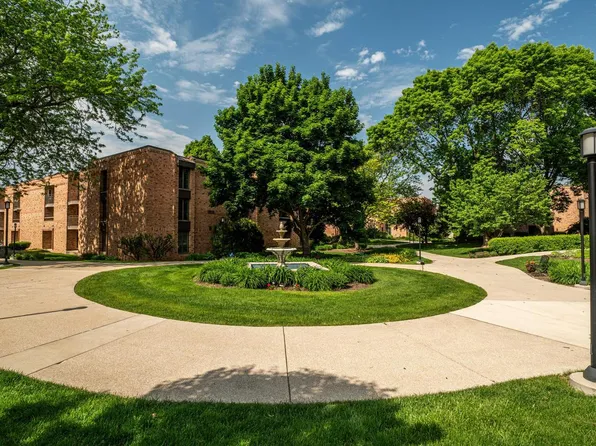 1906 East Shorewood BOULEVARD #250, Shorewood, WI 53211