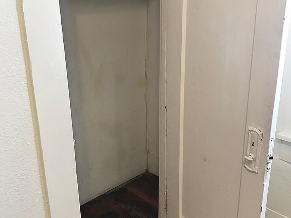 5th image of 303 Givens Ave #2
