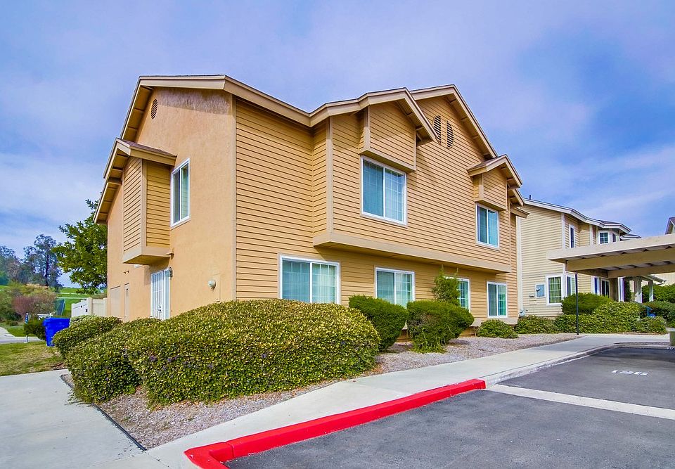 1st image of 1605 Manzana Way