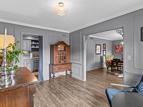5th image of 2058 W Main St