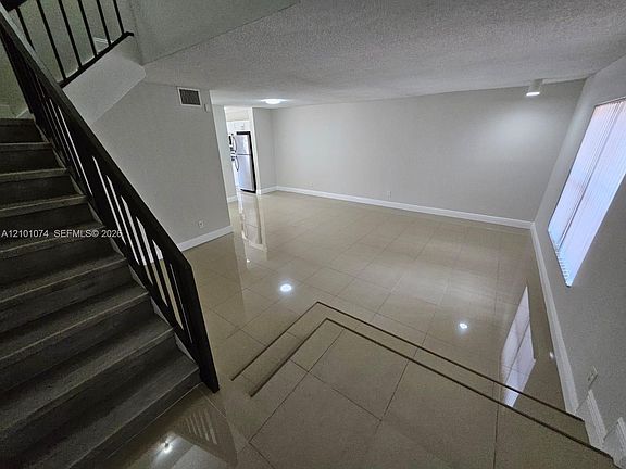 5th image of 1091 N Hiatus Rd #1091