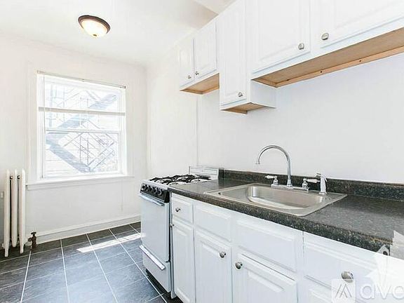 5th image of 5516 N Kenmore Ave APT 403