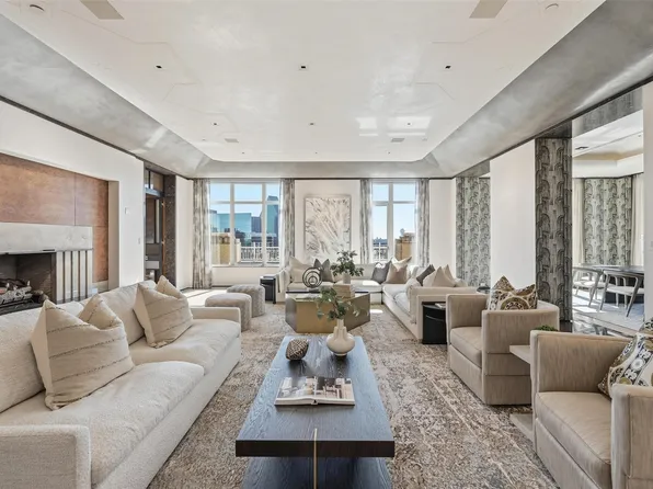 2555 N Pearl St APT 2200, Dallas, TX 75201