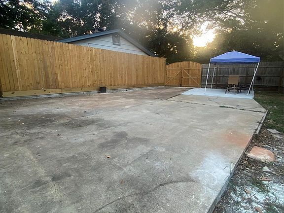 5th image of 7 Dowling St #B