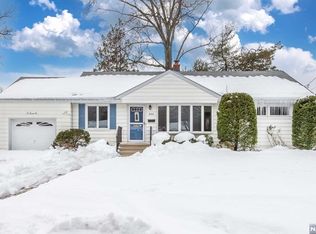 686 Victoria Ave, Paramus, NJ 07652