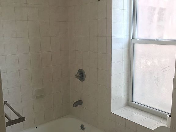 3rd image of 540 Ocean Pkwy APT 1H