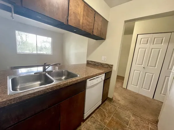 1325 E 27th Ave #3, Anchorage, AK 99503
