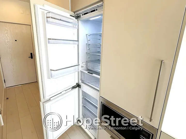 1120 Georgia St E — Photo 11
