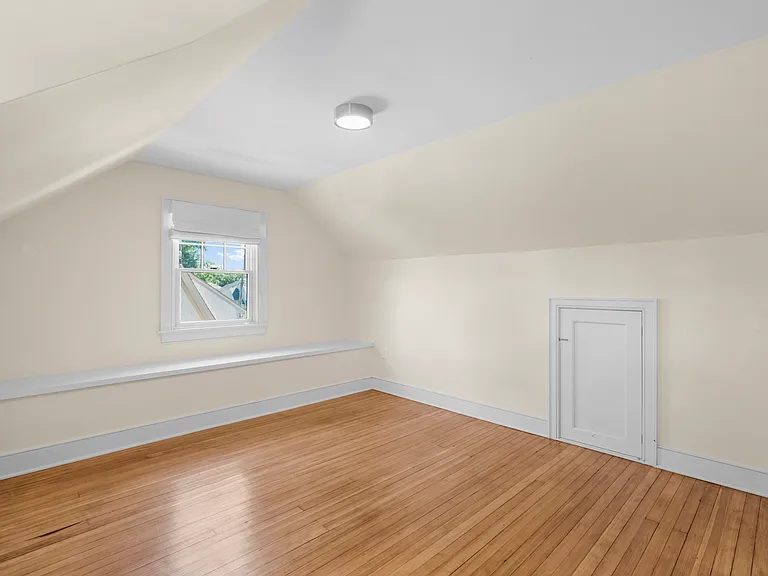 26 Vanderburgh Ave — Photo 31