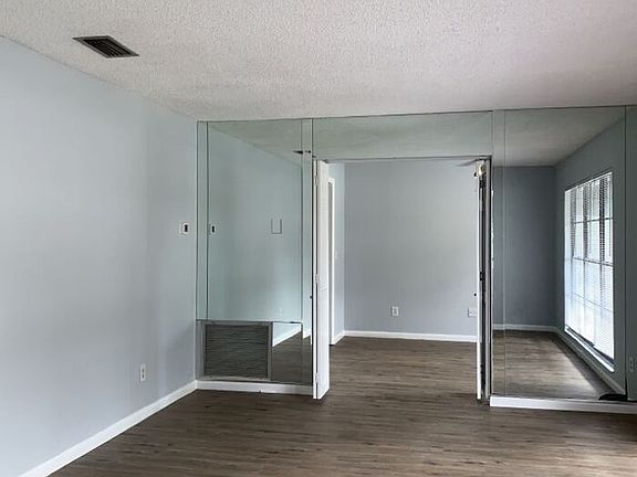 4th image of 15746 Gardenside Ln