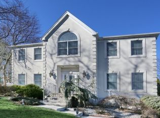8 Cranberry Ct, Ramsey, NJ 07446