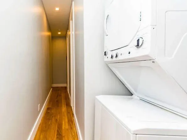 510 Jackson Avenue image 3 of 9