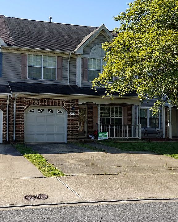 1st image of 919 S Lake Cir