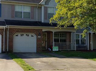919 S Lake Cir, Chesapeake, VA 23322