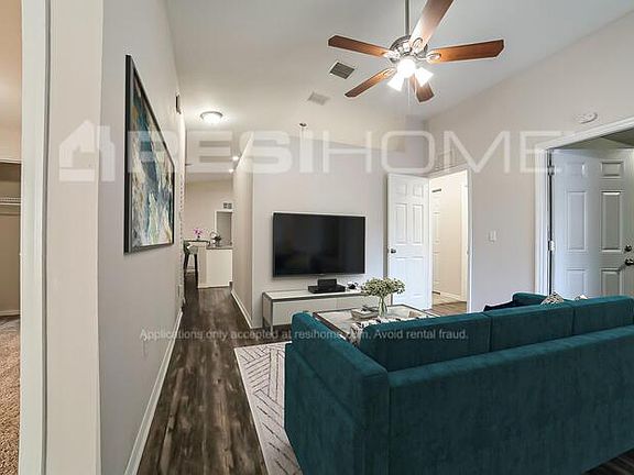 5th image of 3712 E Grove St