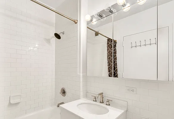 Rented by Casa Nolita Inc | media 9