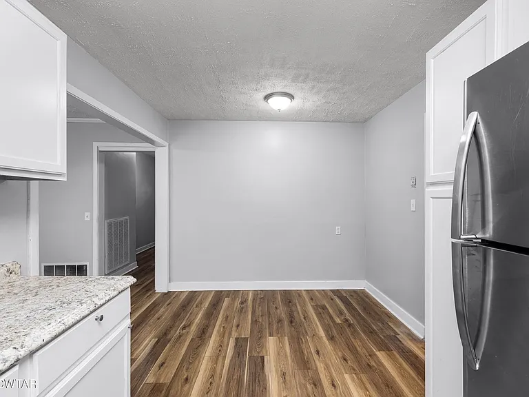 105 Montclair Dr — Photo 8