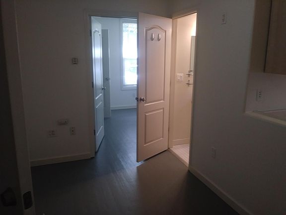5th image of 1520 23rd St APT 5