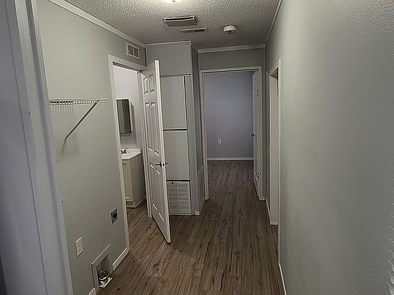 4th image of 646 N Low View Dr