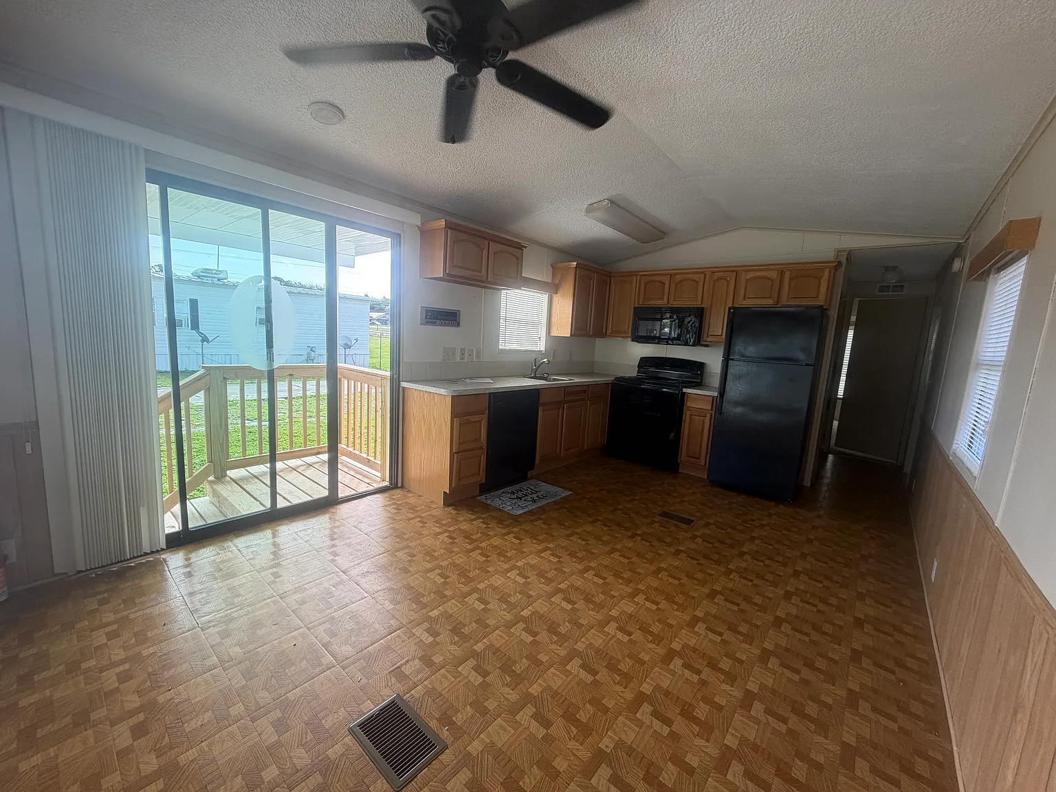 1 bed, 400 sqft, $850 — Photo 2