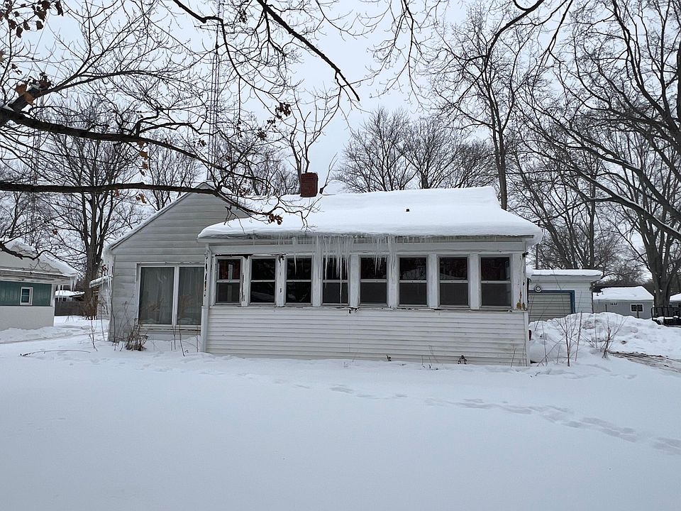 1st image of 422 Paw Paw Ave