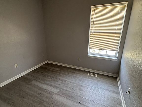 5th image of 410 N College Ave #B