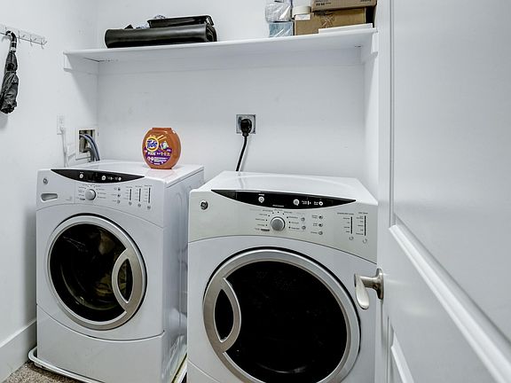 3rd image of 1615 N Queen St APT 306