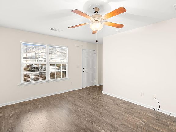 3rd image of 125 Cobblestone Place Dr