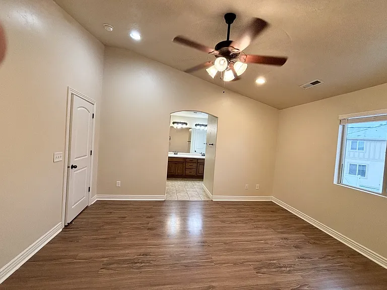 1014 W Village River Ln — Photo 17
