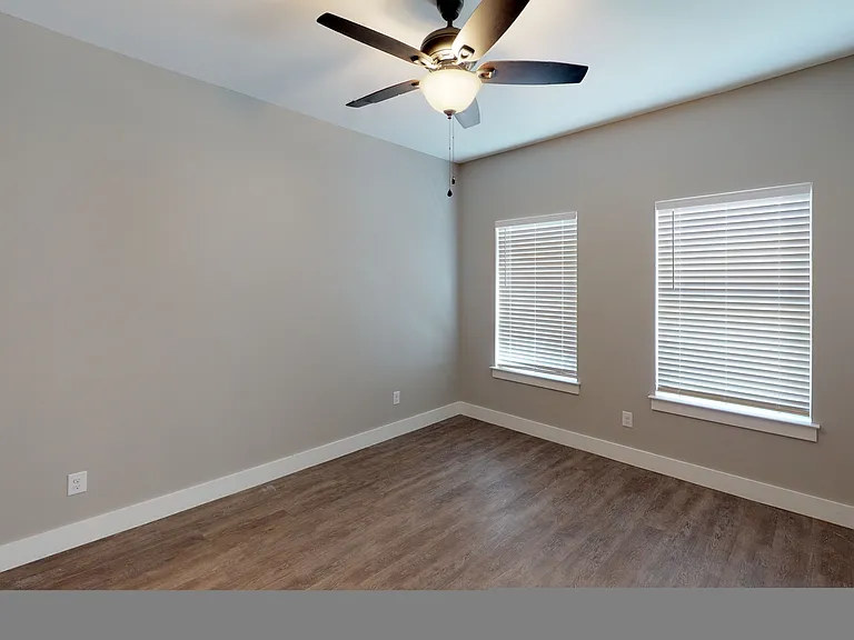 311 Craddock Ave #102 — Photo 10