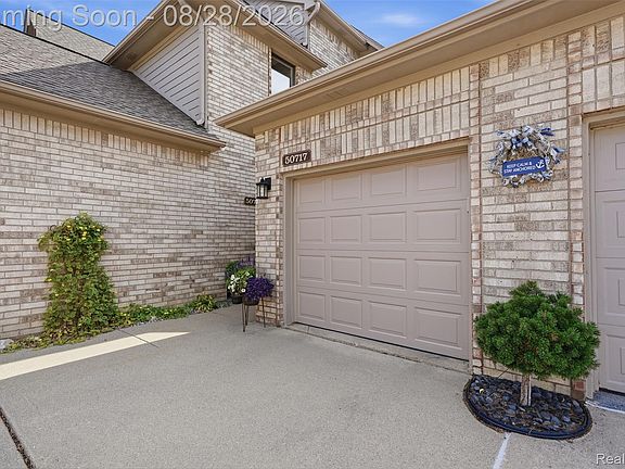 4th image of 50717 Harbour View Dr N