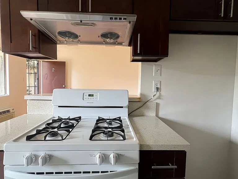 100 E Commonwealth Ave — Photo 6