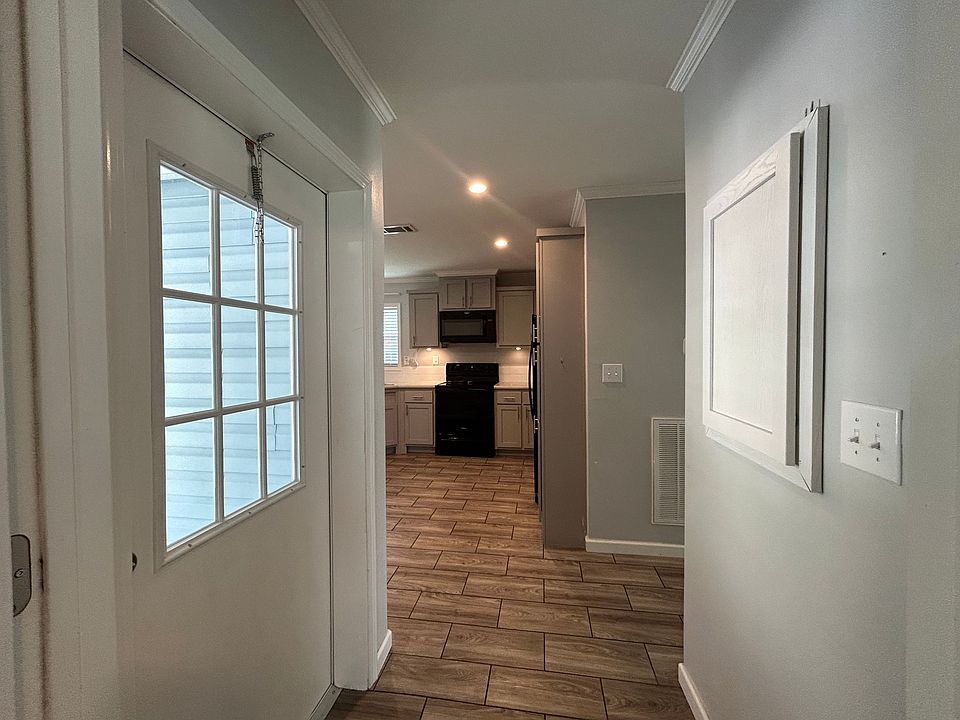 1st image of 1306 Everglades Cir #75