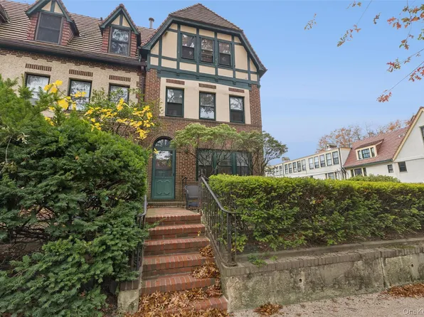 213 Burns Street, Forest Hills, NY 11375