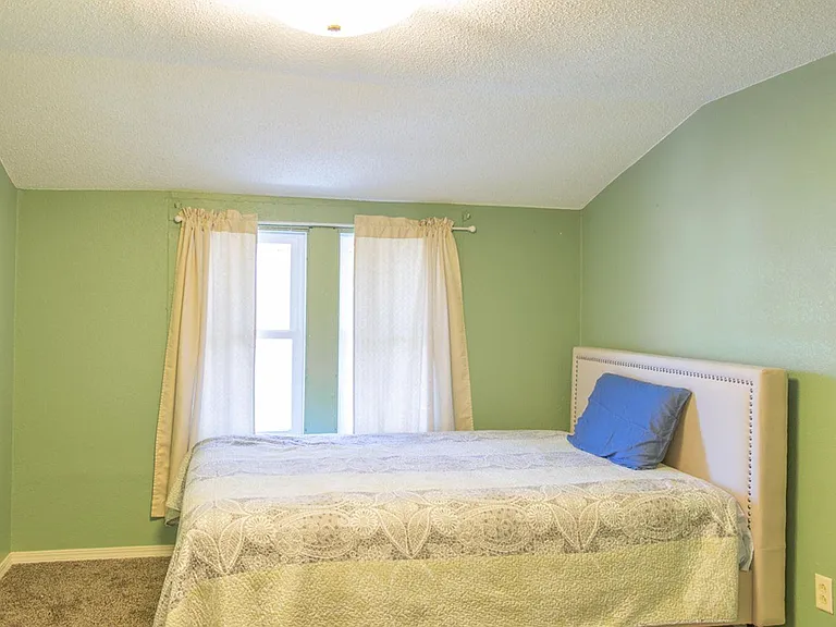 3220 W Madison St — Photo 17