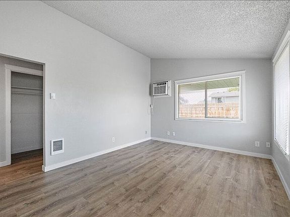 4th image of 4109 W Kennewick Ave Unit B