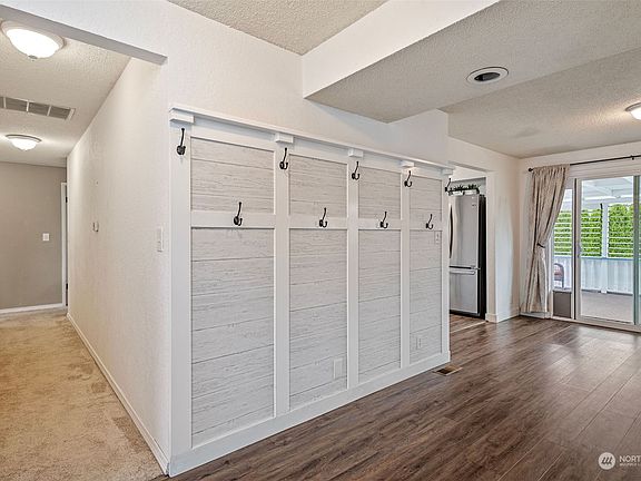5th image of 1423 Violet Meadow Street S
