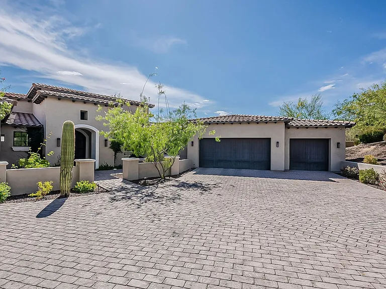 12016 N Sunset Vista Dr — Photo 1
