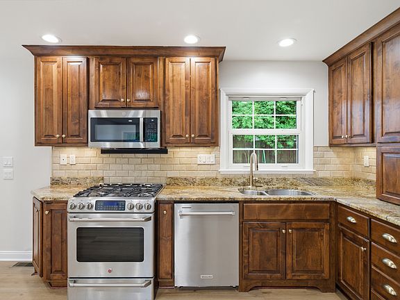 5th image of 3520 Saint Edwards Dr