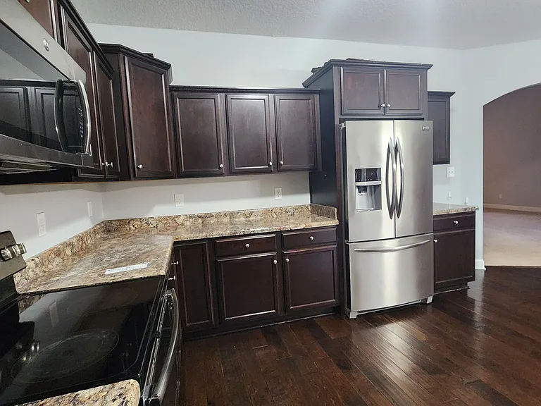 250 Sailor St — Photo 13