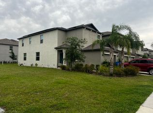 718 Royal Empress Dr, Ruskin, FL 33570
