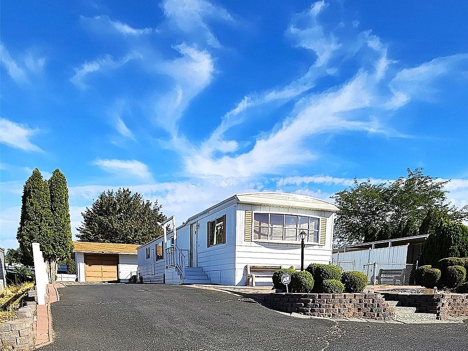 1st image of 118 Gladiola Street N